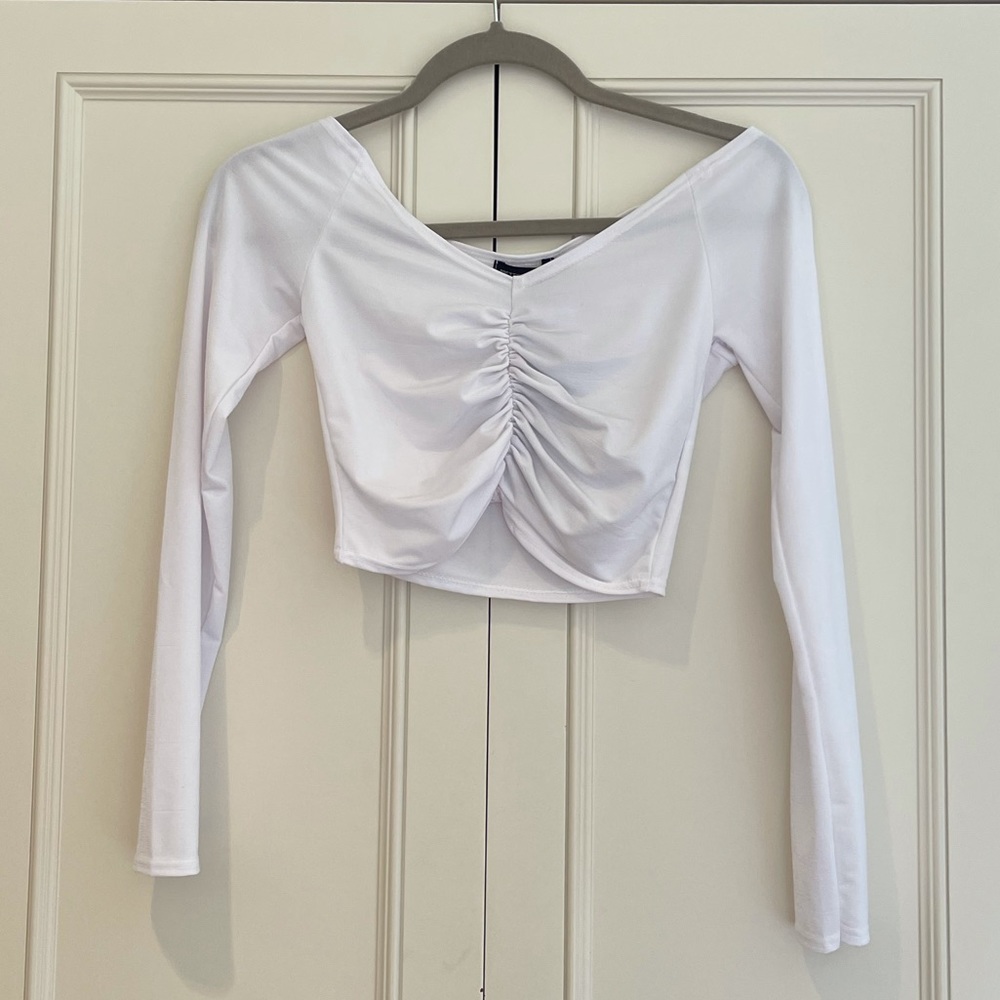 White Pretty Little Thing Ruched Crop Top.